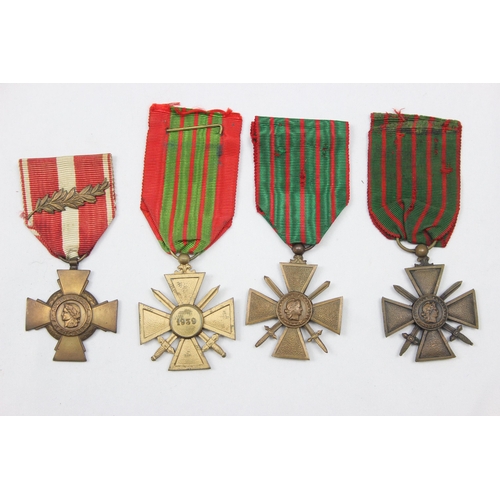 1439 - 4 French medals, 3 Croix de Guerre, 2 WW1 and one dated 1939 & a Croix de la Valeur (4)