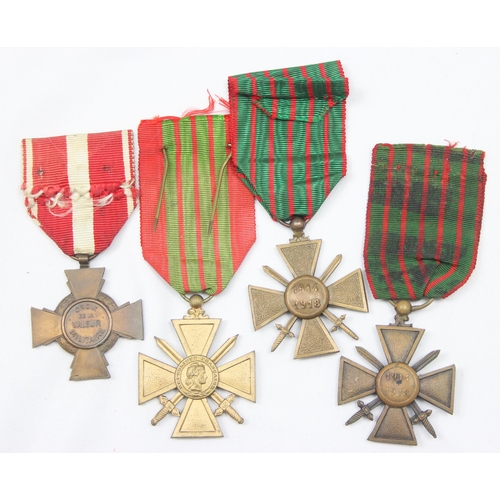 1439 - 4 French medals, 3 Croix de Guerre, 2 WW1 and one dated 1939 & a Croix de la Valeur (4)