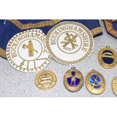 1464 - Tray of Buckinghamshire Masonic jewels (9), 2 aprons and 2 collars