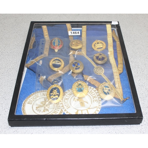 1464 - Tray of Buckinghamshire Masonic jewels (9), 2 aprons and 2 collars