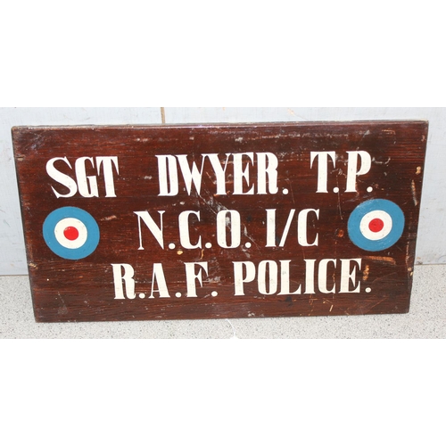 1468 - RAF related wooden hand painted sign for Sgt Dwyer. T.P. RAF Police, approx 38cm x 20cm