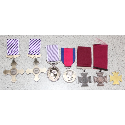 1447 - 7 assorted copy medals to inc 2 Victoria Cross, 2 DFC etc