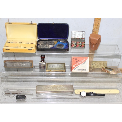 1644 - Box of small misc items to incl Barlow Shackler knife, harmonica, travelling cups in leather case et... 