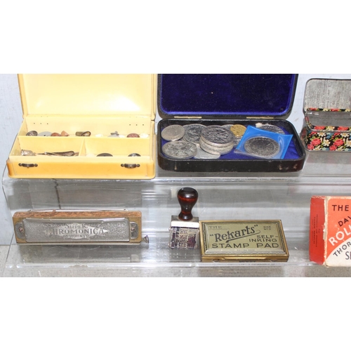 1644 - Box of small misc items to incl Barlow Shackler knife, harmonica, travelling cups in leather case et... 