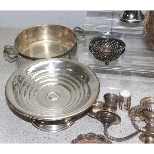 1008 - Approx 9kg of silver-plate & pewter to include a water jug & wine coaster