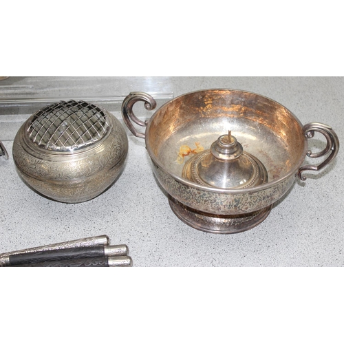 1008 - Approx 9kg of silver-plate & pewter to include a water jug & wine coaster