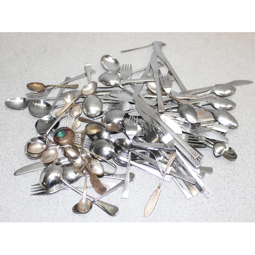 1009 - Approx 4 kg of stainless steel and silver-plated cutlery to incl Viners