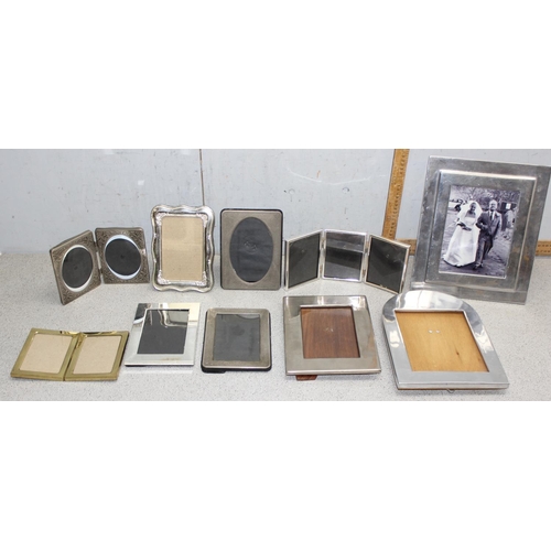 1010 - Qty of silver-plated photo frames