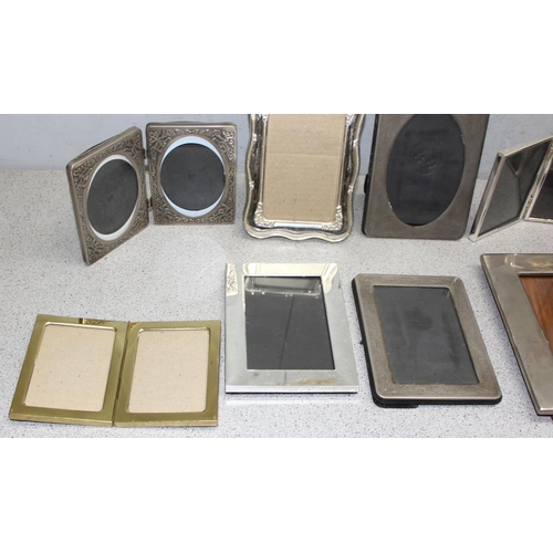 1010 - Qty of silver-plated photo frames