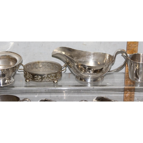 1011 - Qty of mixed metalware to inc silver plate, some pieces by Mappin & Webb for the London Hilton hotel... 