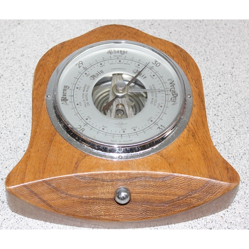 1301 - Qty of vintage clocks and a barometer (6)