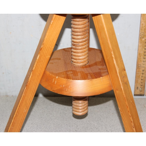 68 - Pine potter's stool with adjustable seat