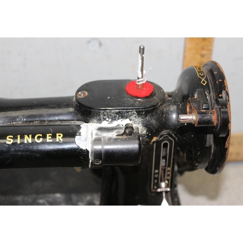 800 - Vintage 221K Singer electronic sewing machine