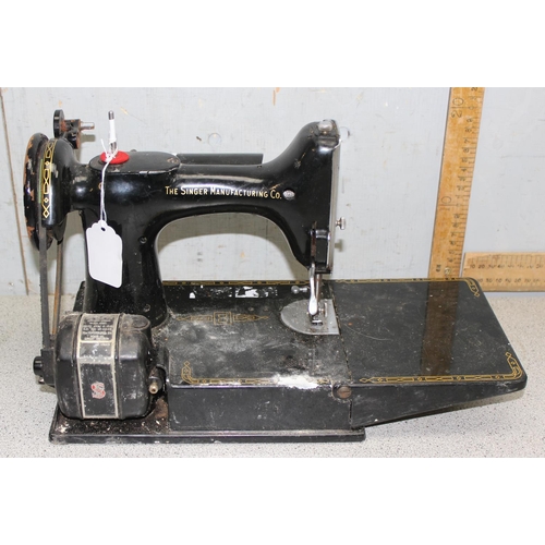 800 - Vintage 221K Singer electronic sewing machine