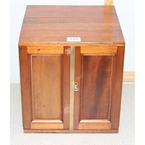 125 - A vintage wooden and brass coin collectors cabinet with 16 internal drawers by Peter Nichols, approx... 