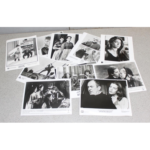 517 - Qty of film and cinema related ephemera to incl press release movie stills, promotional movie lobby ... 