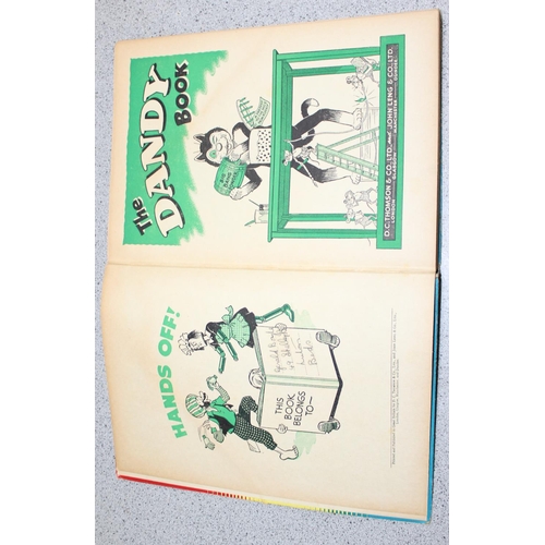 522 - Qty of vintage children's annuals and books from early 1950s to incl Enid Blyton, Beano, Girls Cryst... 