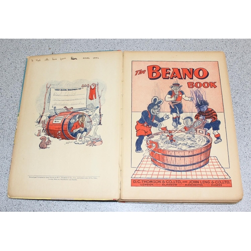 522 - Qty of vintage children's annuals and books from early 1950s to incl Enid Blyton, Beano, Girls Cryst... 