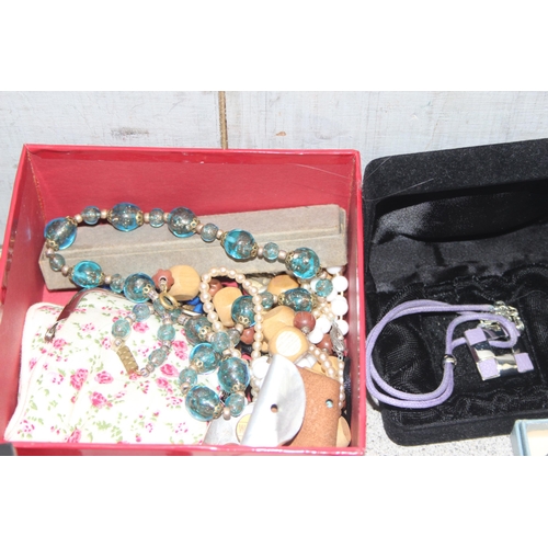 1130 - Qty of costume jewellery to incl beads, cufflinks, necklaces etc