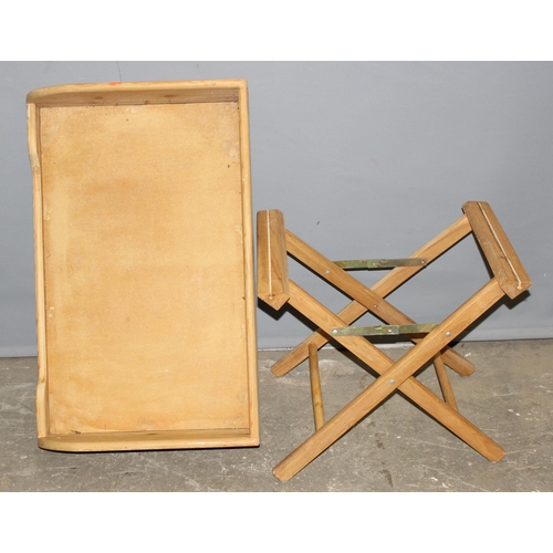 41 - A vintage style folding metal shelf unit and a wooden serving tray table on stand (2)