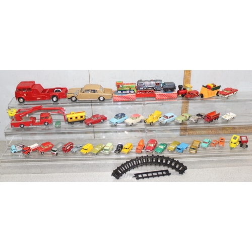 1551 - Qty of play-worn diecast toy vehicles to incl Matchbox, Spot On, Corgi and Dinky etc