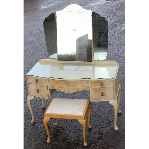 166 - A Queen Anne style dressing table and associated stool by Wrighton, approx 118cm wide x 48cm deep x ... 