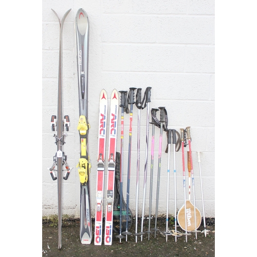 713 - Qty of Alpine skis & ski poles to include Kastle & Head, longest pair approx. 195cm