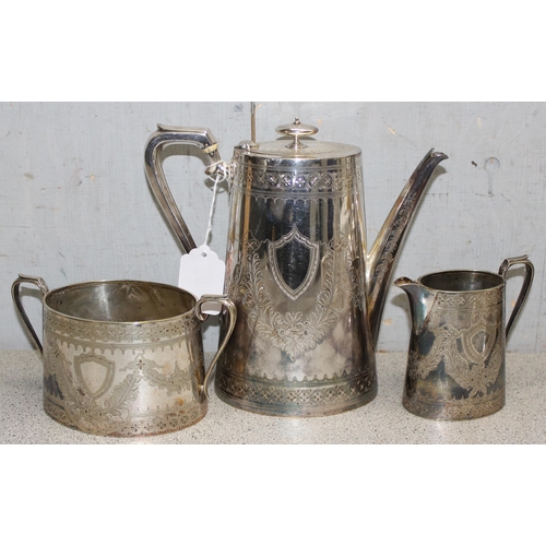 1067 - Qty of vintage silver plate to include a Viners tea and coffee set approx. 3.3kg