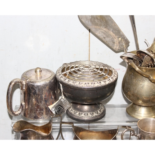 1068 - Qty of antique and later silver plated items to include coffee pots and jugs, approx. 9.5kg