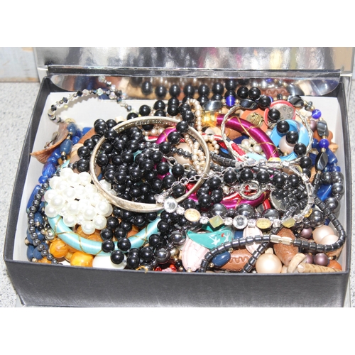 1138 - Qty of assorted costume jewellery to inc a small 6 drawer chest (3 boxes)