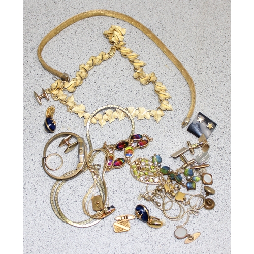 1142 - A large qty of assorted vintage and later gold plated jewellery, approx 240g gross