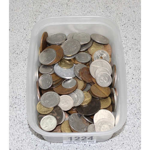 1224 - Qty of assorted mixed world and British coins, approx 1.2kg gross