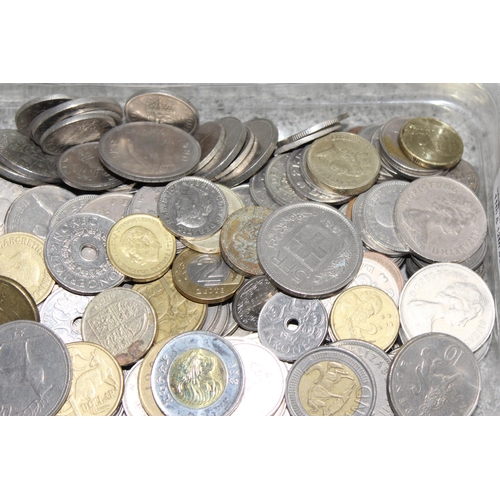 1231 - Qty of assorted mixed world and British coins, approx 1.3kg gross