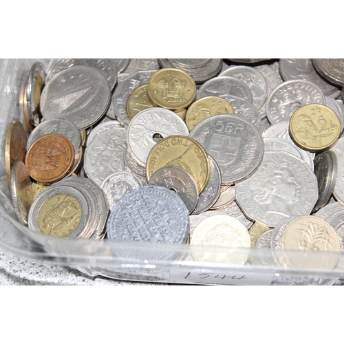 1232 - Qty of assorted mixed world and British coins, approx 1.4kg gross