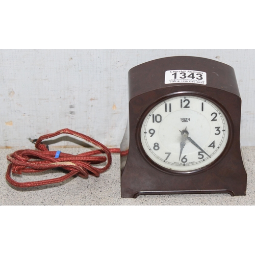 1343 - A vintage Smith's Sectric mantel clock in brown Bakelite case, approx 12cm tall