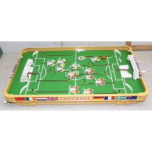 1553 - Vintage games - boxed Munro International Football, M-2 Matchbox Motorised Motorway, and an Airfix 1... 