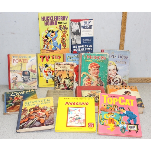 547 - Qty of assorted vintage children's books and annuals