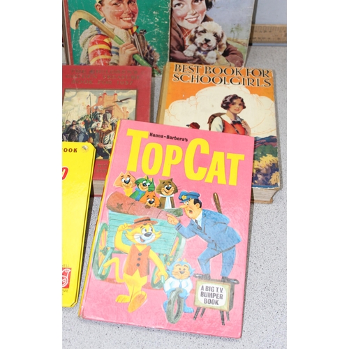 547 - Qty of assorted vintage children's books and annuals