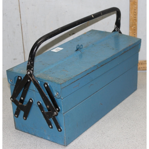 827 - Blue cantilever toolbox with contents