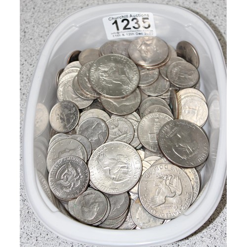 1235 - Qty of assorted US coins, approx 1.2kg gross