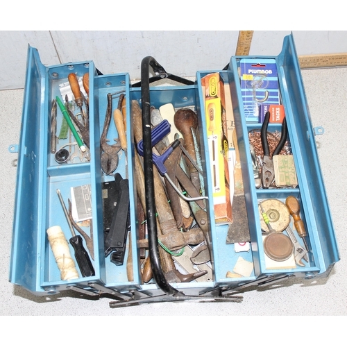 827 - Blue cantilever toolbox with contents