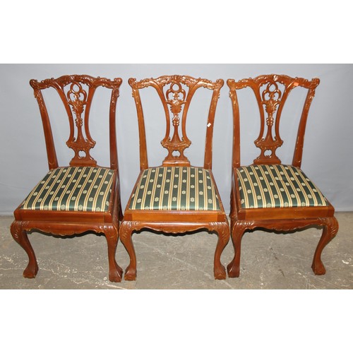 96 - A set of 8 Georgian style Chippendale design mahogany dining chairs, 2 carvers & 6 dining chairs, wi... 