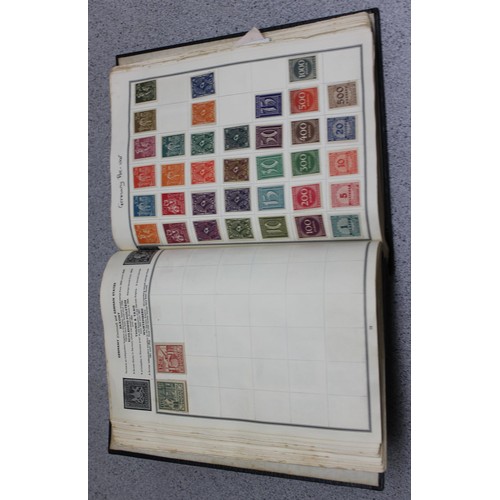 542 - Stamps - 3 Old style albums, + Quantity in packet (All world)