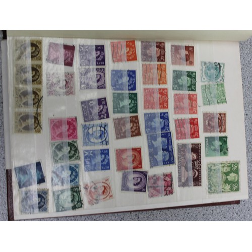 542 - Stamps - 3 Old style albums, + Quantity in packet (All world)