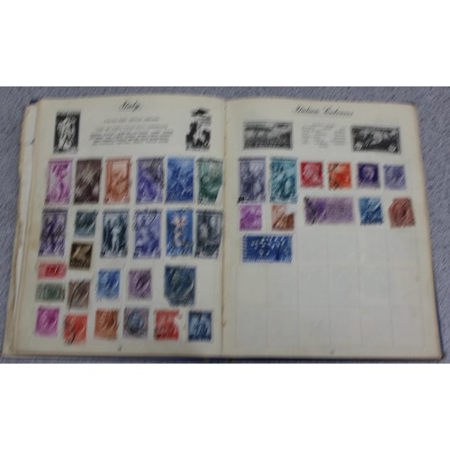 542 - Stamps - 3 Old style albums, + Quantity in packet (All world)