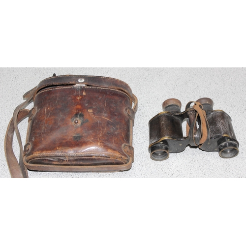 1461 - A pair of WW1 period military binoculars in leather case, Binocular Prismatic No 3 Mk II, Magnificat... 