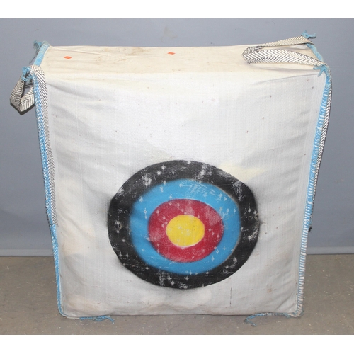 700 - Homemade archery target, approx 90cm square