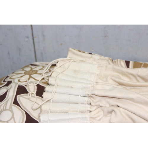 221A - Large pair of good quality retro design curtains, lined and with hooks, and 2 vintage rolls of fabri... 