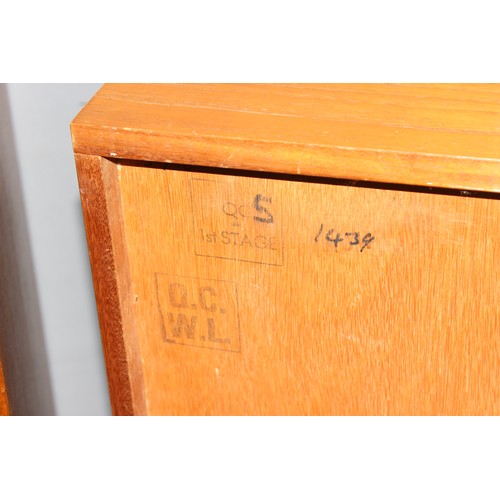 140A - A pair of retro William Lawrence model 5718 3 drawer chests of drawers, each approx 87cm wide x 44cm... 