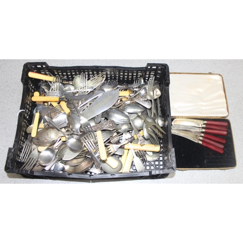 1016 - Qty of silver-plated flatware, approx 5.6kg